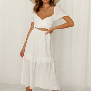 White dress, size 6. Worn once